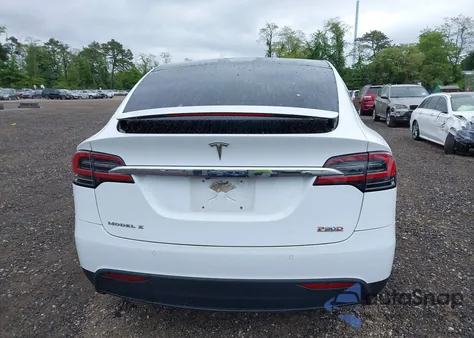 2016 Tesla Model X 75D/P100D/P90D из США, поврежденный, VIN 5YJXCBE4XGF013718